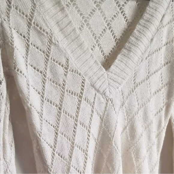 CAFE BRAND Small V-Neck Cream Knit Long Sleeve  Sweater - Picture 3 of 5